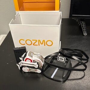 Interactive Robot - White and Black